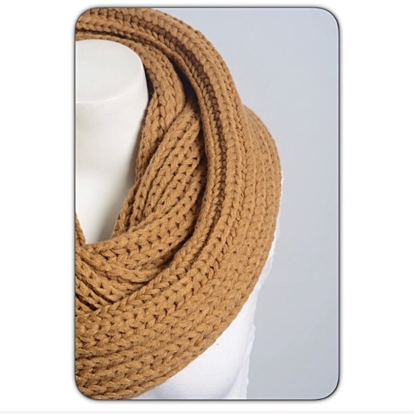 Stunning Warm Chunky Infinity Scarf NEW - Picture 4 of 4